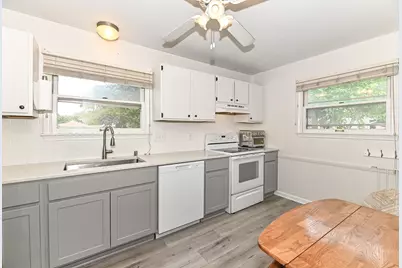 1350  Santa Monica Cir, Waukesha, WI 53186 - Photo 7