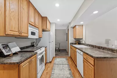 3275 S Thornapple Ln, New Berlin, WI 53146 - Photo 7