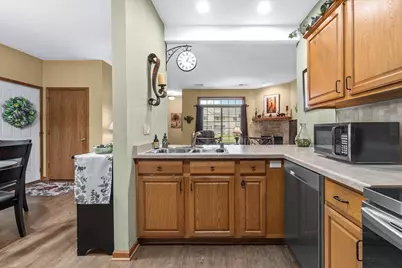 W197N17128  Stonewall Dr, Jackson, WI 53037 - Photo 11