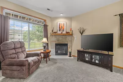 W197N17128  Stonewall Dr, Jackson, WI 53037 - Photo 15
