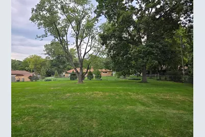 11904 W Oakwood Dr, Franklin, WI 53132 - Photo 17