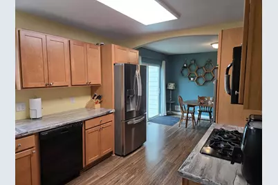 11904 W Oakwood Dr, Franklin, WI 53132 - Photo 7