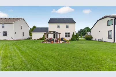 1727  Cloverview St, West Bend, WI 53095 - Photo 27