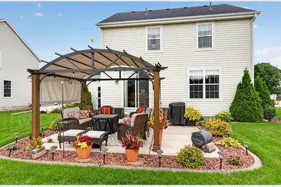 1727  Cloverview St, West Bend, WI 53095 - Photo 25