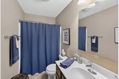1727  Cloverview St, West Bend, WI 53095 - Photo 17