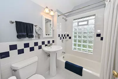 2336 N 82nd St, Wauwatosa, WI 53213 - Photo 23