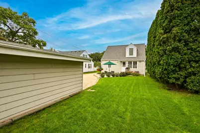 2336 N 82nd St, Wauwatosa, WI 53213 - Photo 39