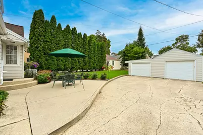 2336 N 82nd St, Wauwatosa, WI 53213 - Photo 41