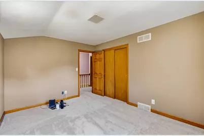 1582  Edgewater Ct, Grafton, WI 53024 - Photo 25