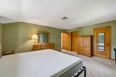 1582  Edgewater Ct, Grafton, WI 53024 - Photo 19