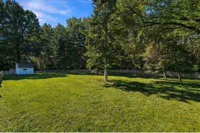 1582  Edgewater Ct, Grafton, WI 53024 - Photo 29