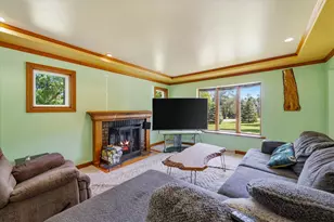 1582 Edgewater Ct, Grafton, WI 53024 - Photo 11