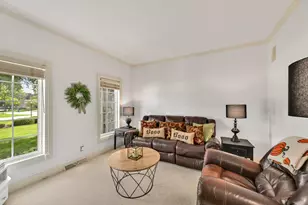 2636 W Lake Forest Ct, Mequon, WI 53092 - Photo 15
