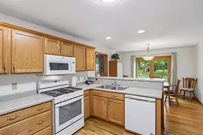 1110  Gruennert Ct, Jefferson, WI 53549 - Photo 17