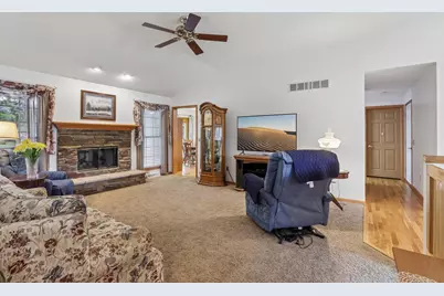 1110  Gruennert Ct, Jefferson, WI 53549 - Photo 7