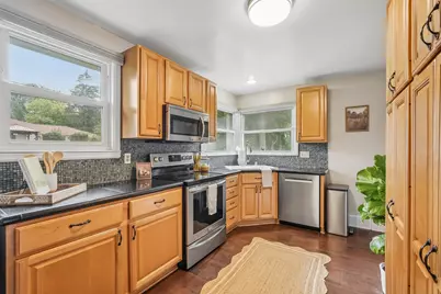 180 N Elmridge Ave, Brookfield, WI 53005 - Photo 9