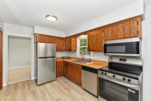 14000 W Wilbur Dr, New Berlin, WI 53151 - Photo 11