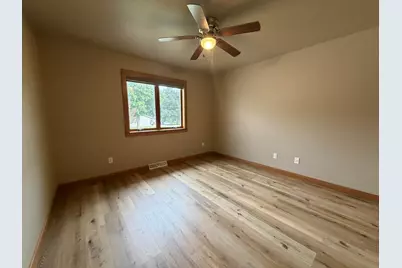 4023  Spring Ct, Sheboygan, WI 53083 - Photo 7
