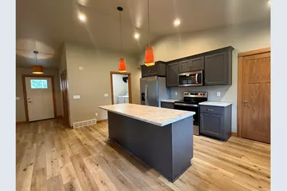 4023  Spring Ct, Sheboygan, WI 53083 - Photo 5