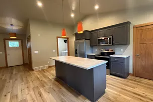 4023 Spring Ct, Sheboygan, WI 53083 - Photo 5