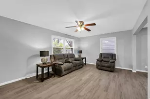 225 McDivitt Ln, Mukwonago, WI 53149 - Photo 9