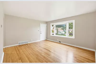 6826 W Congress St #6828, Milwaukee, WI 53218 - Photo 5