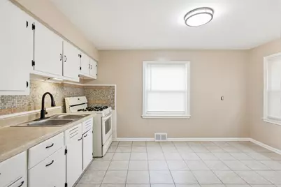 6826 W Congress St #6828, Milwaukee, WI 53218 - Photo 7