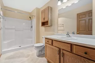 686 Stoney Creek Ct, West Bend, WI 53095 - Photo 15