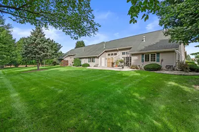 686  Stoney Creek Ct #2, West Bend, WI 53095 - Photo 27