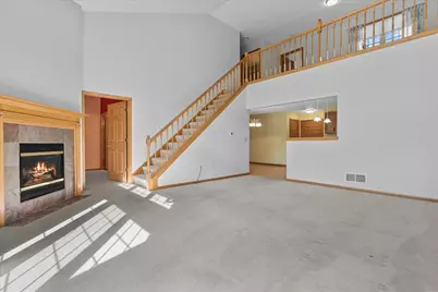 686  Stoney Creek Ct #2, West Bend, WI 53095 - Photo 5