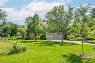 10820 N Essex Dr, Mequon, WI 53092 - Photo 27