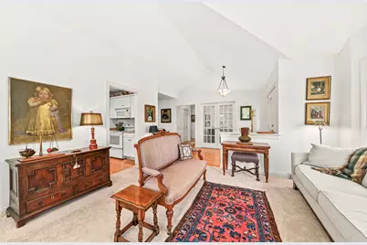 10820 N Essex Dr, Mequon, WI 53092 - Photo 9
