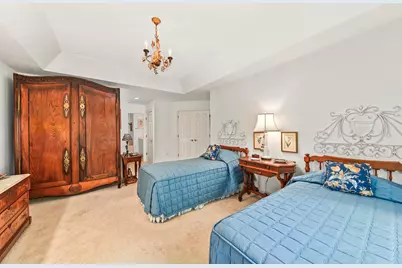 10820 N Essex Dr, Mequon, WI 53092 - Photo 15
