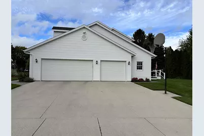 736  Wisconsin Ave, Oostburg, WI 53070 - Photo 41