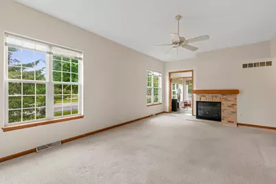 2824  Raintree Ln, Waukesha, WI 53189 - Photo 7