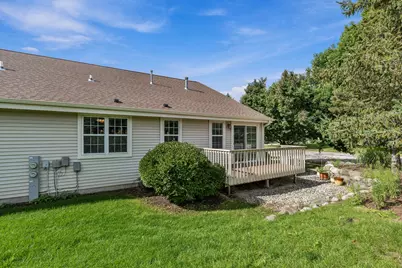 2824  Raintree Ln, Waukesha, WI 53189 - Photo 5