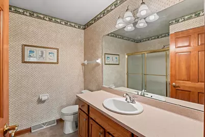 2824  Raintree Ln, Waukesha, WI 53189 - Photo 15