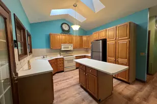 951 S Lake Shore Dr, Lake Geneva, WI 53147 - Photo 7
