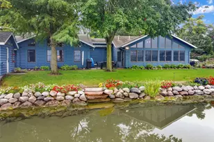 264 W Park Dr, Twin Lakes, WI 53181 - Photo 1