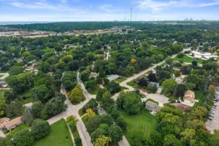 1324 W Paradise Ct, Glendale, WI 53209 - Photo 47