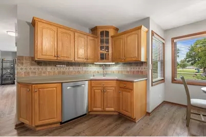 1324 W Paradise Ct, Glendale, WI 53209 - Photo 15