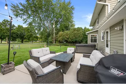1324 W Paradise Ct, Glendale, WI 53209 - Photo 37
