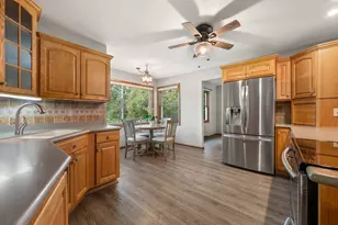 1324 W Paradise Ct, Glendale, WI 53209 - Photo 11