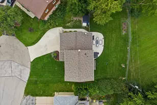 1324 W Paradise Ct, Glendale, WI 53209 - Photo 43