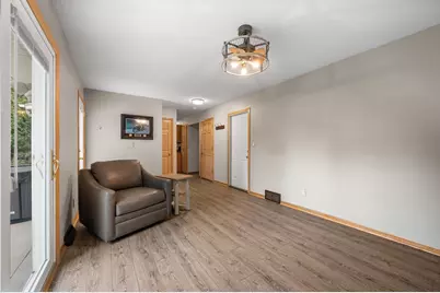 1324 W Paradise Ct, Glendale, WI 53209 - Photo 19