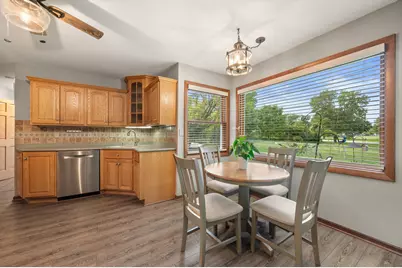 1324 W Paradise Ct, Glendale, WI 53209 - Photo 13