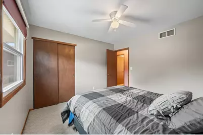 1324 W Paradise Ct, Glendale, WI 53209 - Photo 27