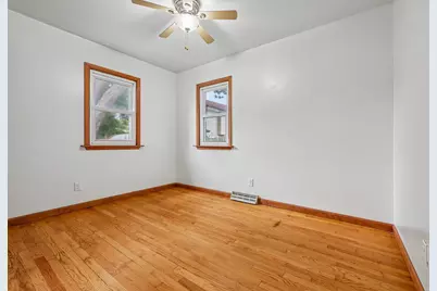 2100  Illinois St, Racine, WI 53405 - Photo 11