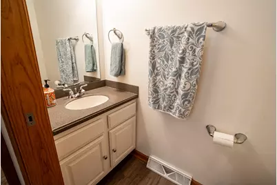 3762 E Stargrass Ln, Oak Creek, WI 53154 - Photo 13