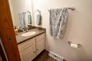 3762 E Stargrass Ln, Oak Creek, WI 53154 - Photo 13